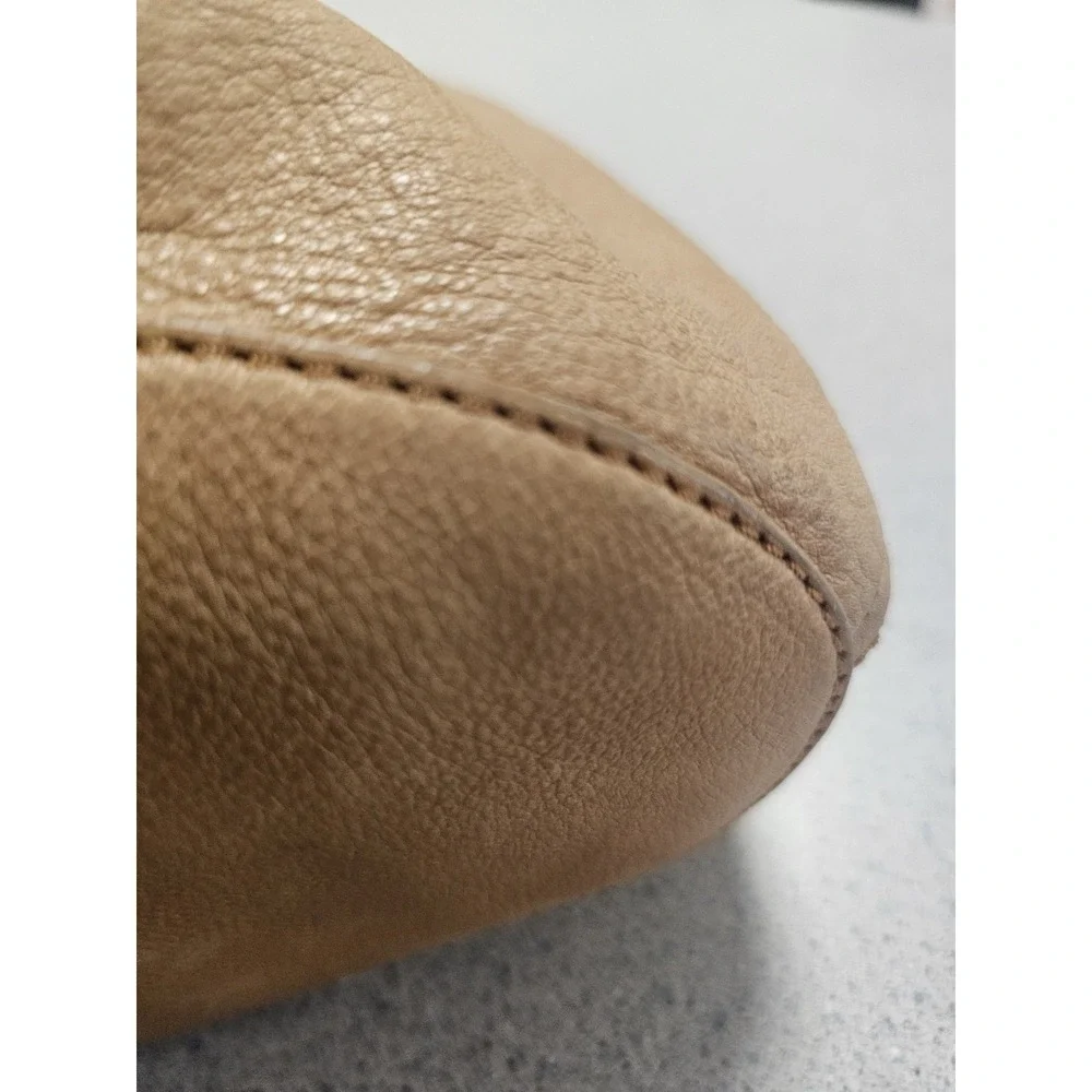 Sigrid Olsen Vintage HoBo Camel Color Leather‎ Shoulder Bag Good Clean